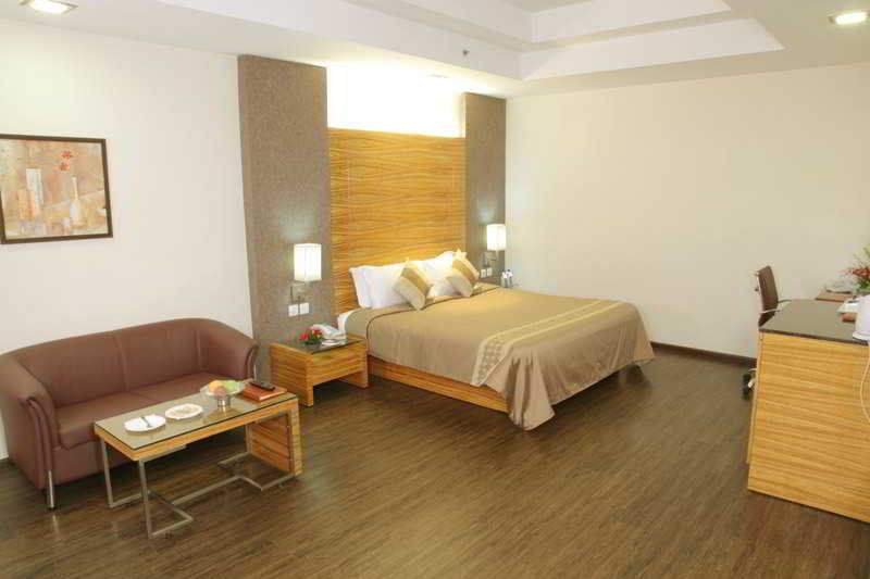 Mapple Emerald Hotel 4*